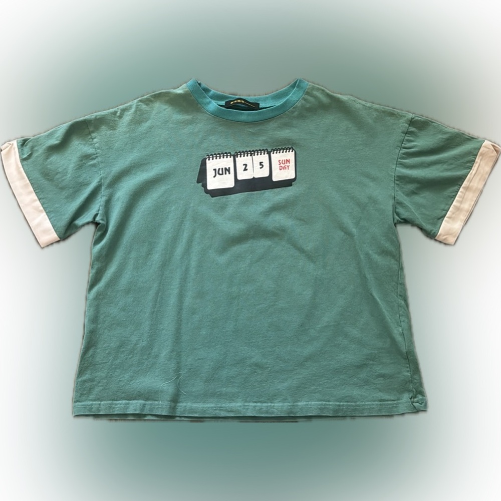 Calendar print t-shirt